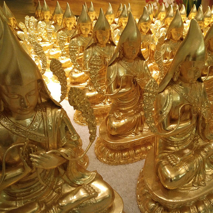 为什么要给佛像贴金？