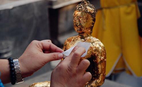 你陪我十年风雨，我还你一世荣华！华侨城别墅贴金