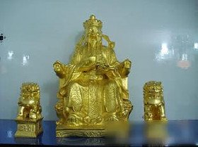 别有用意的佛像贴金
